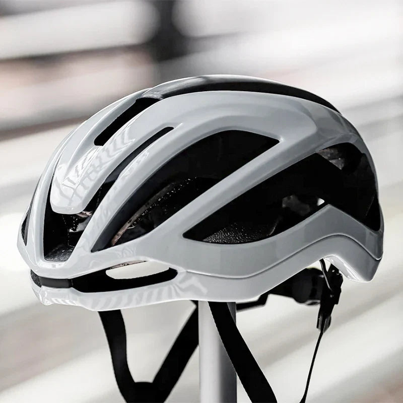 Aero Ultralight - Cycling Helmet